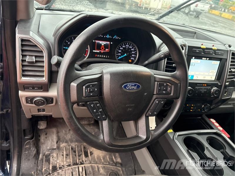 Ford F-250 XLT 4x4 Utility Truck Бортовые фургоны
