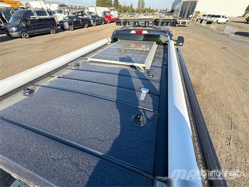 Ford F-250 XLT 4x4 Utility Truck Pikaplar