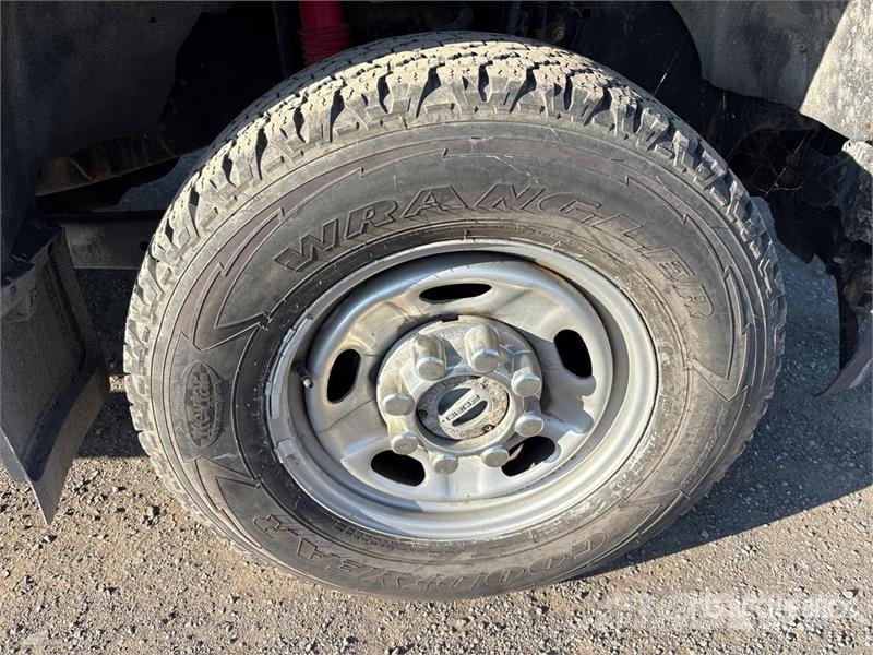 Ford F-250 XLT 4x4 Utility Truck Pikaplar