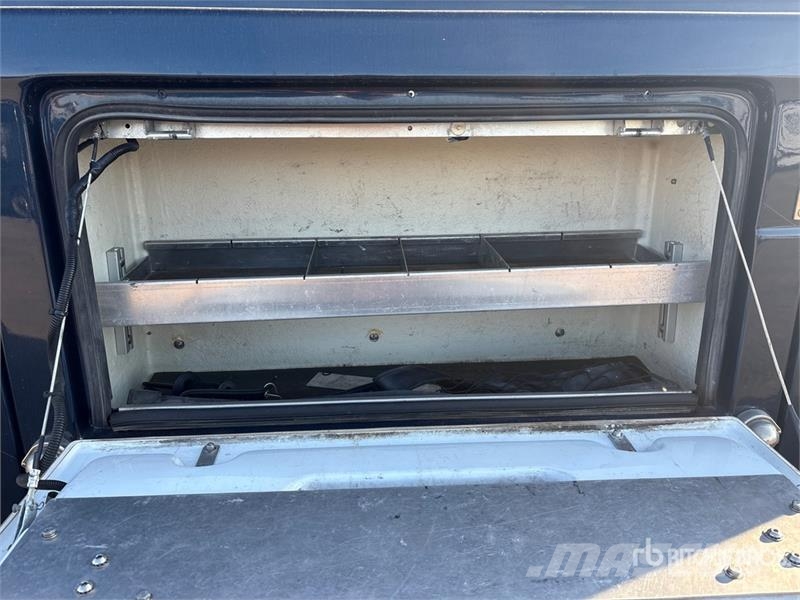 Ford F-250 XLT 4x4 Utility Truck Pikaplar