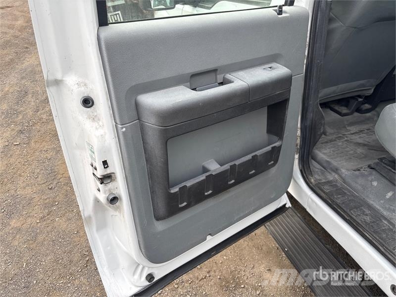 Ford F-250XL XL 4x2 Crew Cab Pickup Other
