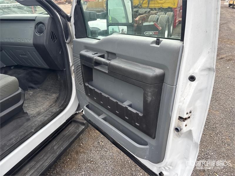 Ford F-250XL XL 4x2 Crew Cab Pickup Other