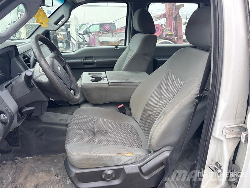 Ford F-250XL XL 4x2 Crew Cab Pickup Other