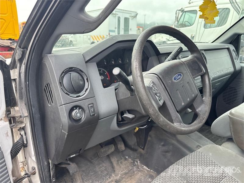 Ford F-250XL XL 4x2 Crew Cab Pickup Other