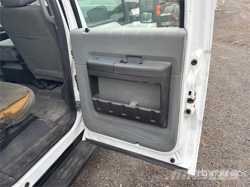 Ford F-250XL XL 4x2 Crew Cab Pickup Other
