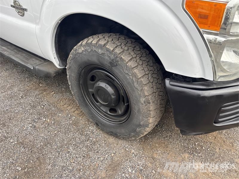 Ford F-250XL XL 4x2 Crew Cab Pickup Other