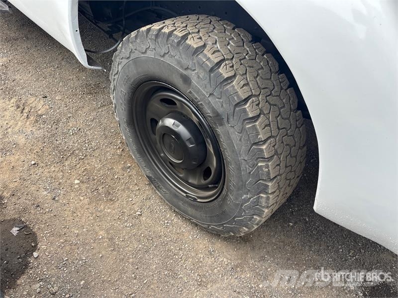 Ford F-250XL XL 4x2 Crew Cab Pickup Other