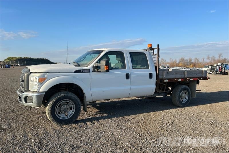 Ford F-350 شاحنات مسطحة/مفصلية الجوانب