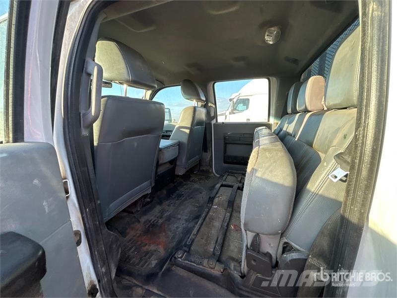 Ford F-350 شاحنات مسطحة/مفصلية الجوانب