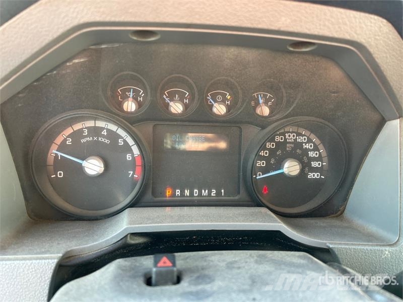 Ford F-350 شاحنات مسطحة/مفصلية الجوانب