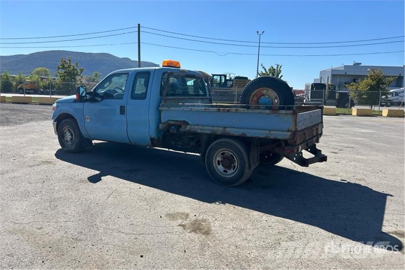 Ford F-350 Flatbed / Dropside trucks