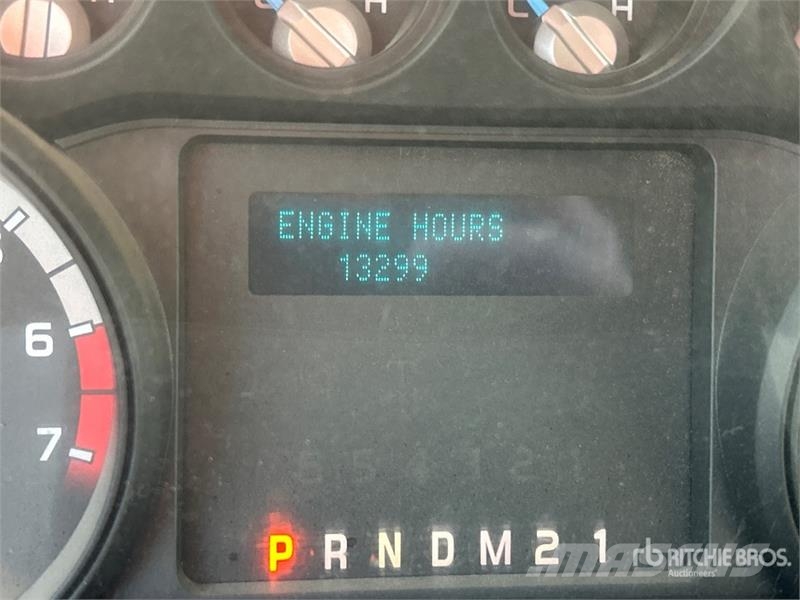 Ford F-350 شاحنات مسطحة/مفصلية الجوانب