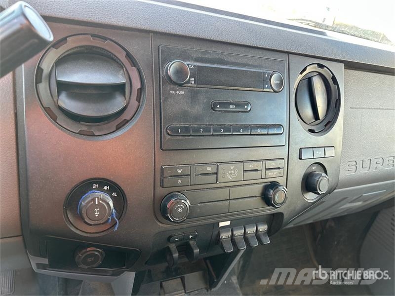 Ford F-350 شاحنات مسطحة/مفصلية الجوانب