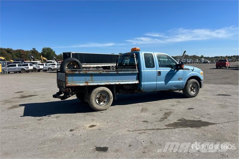 Ford F-350 Flatbed / Dropside trucks