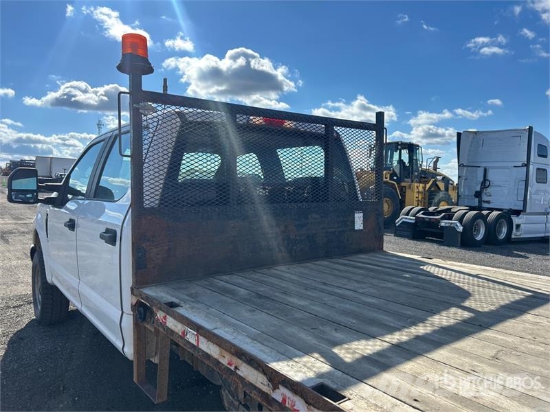 Ford F-350 Tovornjaki s kesonom/platojem