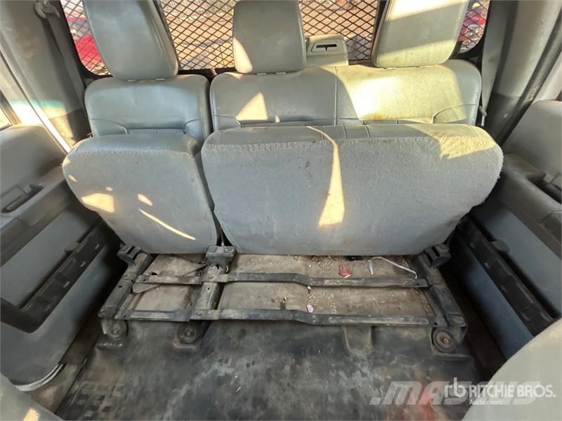 Ford F-350 شاحنات مسطحة/مفصلية الجوانب
