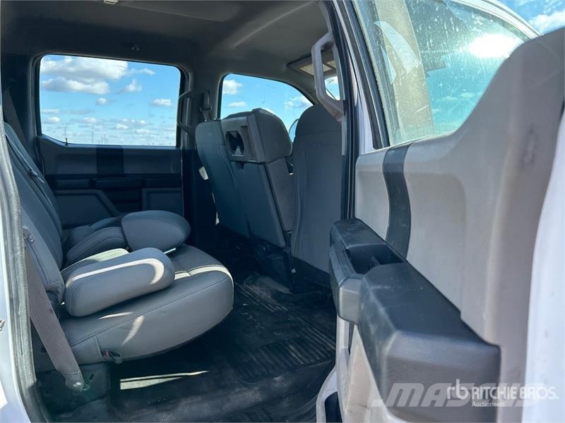 Ford F-350 Tovornjaki s kesonom/platojem