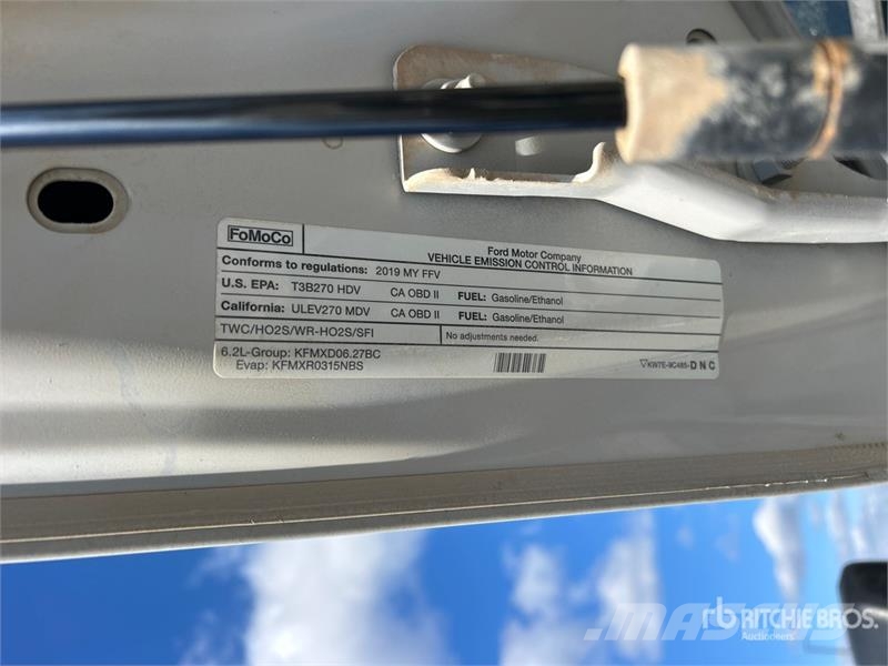 Ford F-350 Tovornjaki s kesonom/platojem