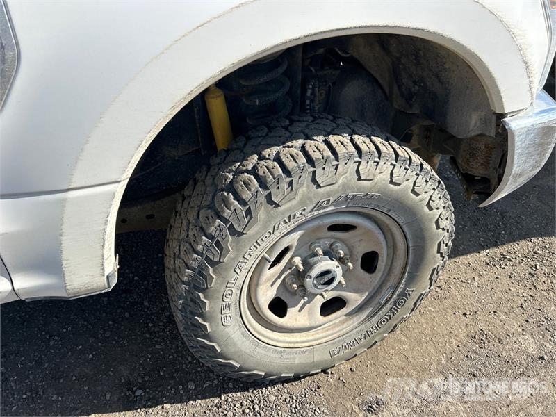 Ford F-350 Tovornjaki s kesonom/platojem