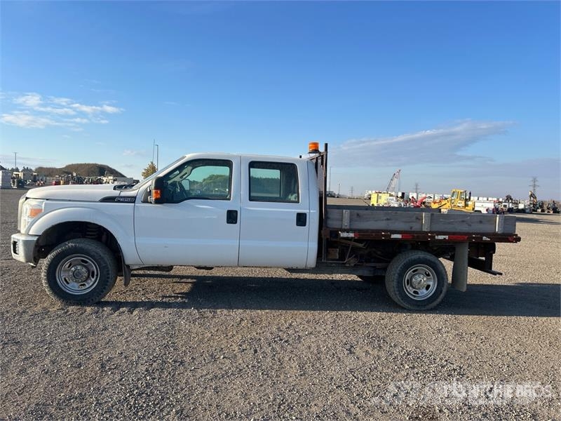 Ford F-350 شاحنات مسطحة/مفصلية الجوانب