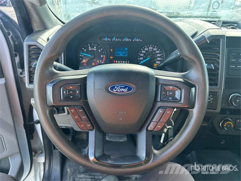 Ford F-350 Tovornjaki s kesonom/platojem
