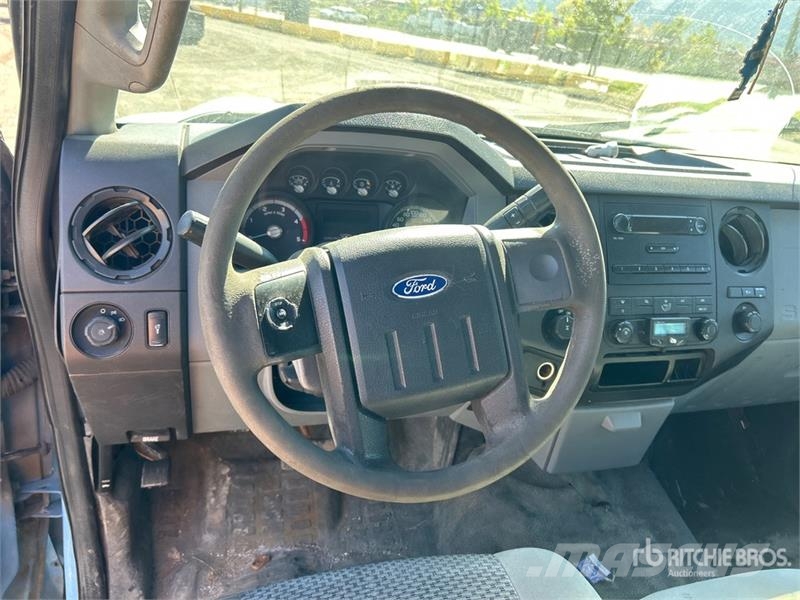 Ford F-350 Flatbed / Dropside trucks