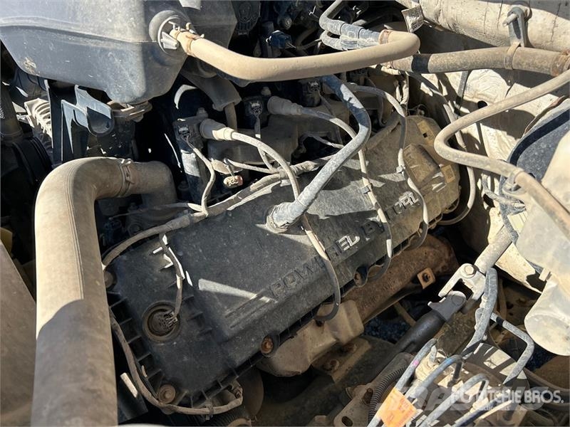 Ford F-350 Tovornjaki s kesonom/platojem