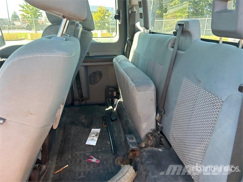 Ford F-350 Flatbed / Dropside trucks