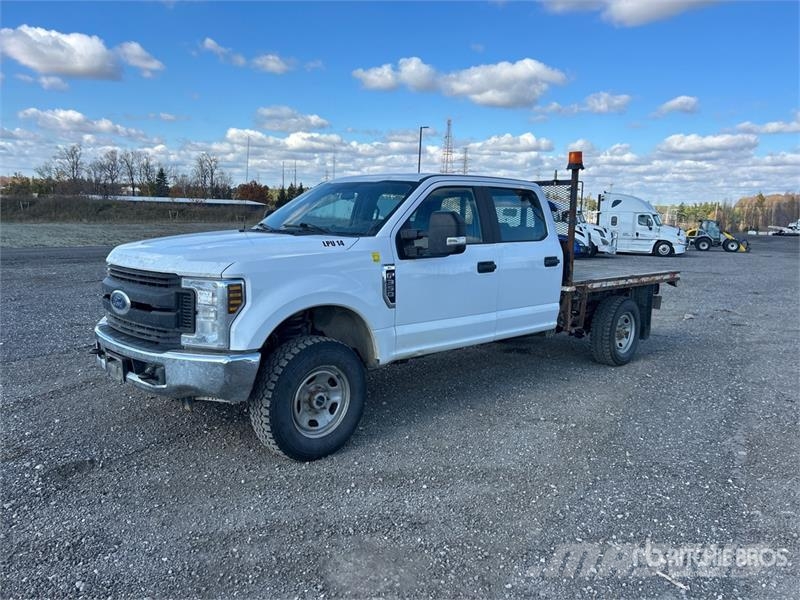 Ford F-350 Tovornjaki s kesonom/platojem