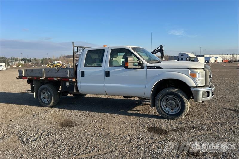 Ford F-350 شاحنات مسطحة/مفصلية الجوانب