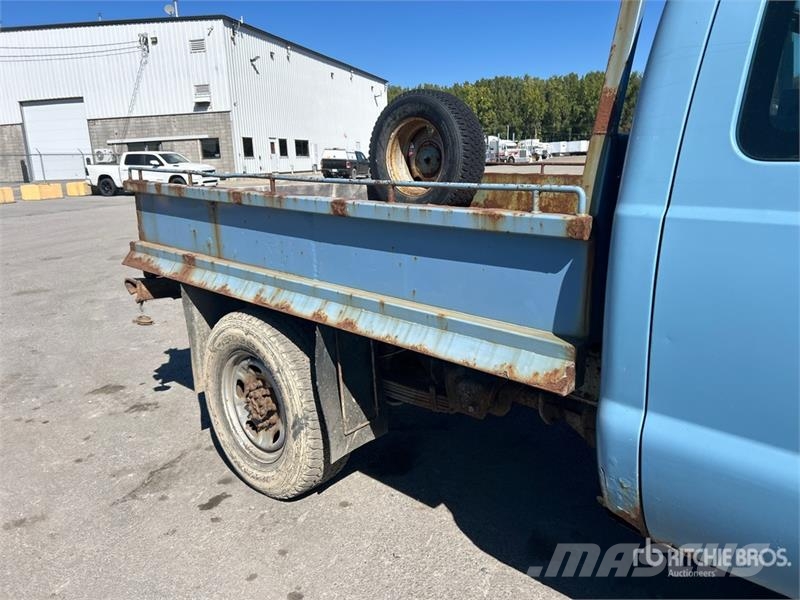 Ford F-350 Flatbed / Dropside trucks