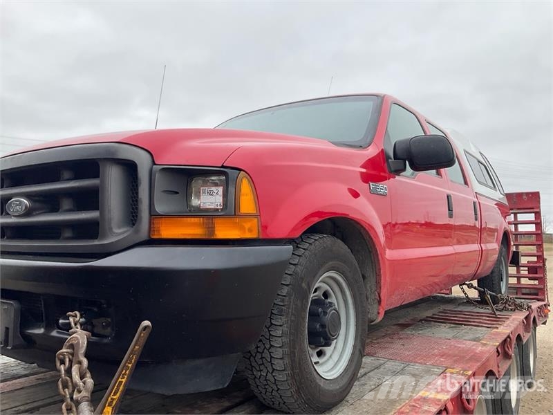 Ford F-350 4x2 Crew Cab Pickup Інше