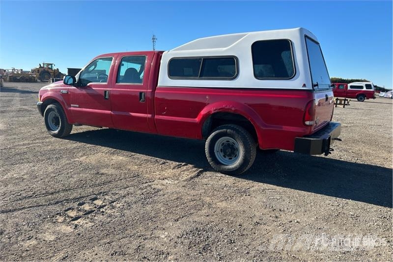 Ford F-350 4x2 Crew Cab Pickup Outros