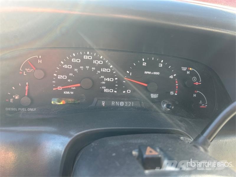 Ford F-350 4x2 Crew Cab Pickup Outros