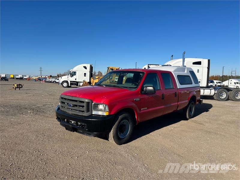 Ford F-350 4x2 Crew Cab Pickup Outros