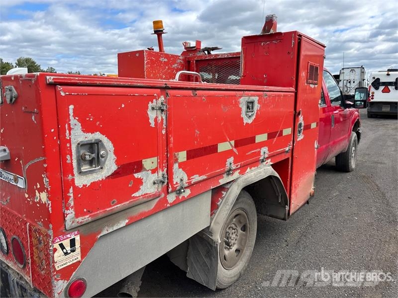Ford F-350 4x4 Crew Cab Utility Truck Pickup/planbiler