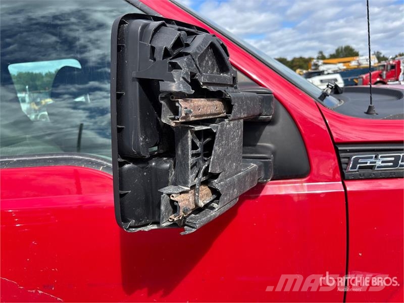 Ford F-350 4x4 Crew Cab Utility Truck Pickup/planbiler
