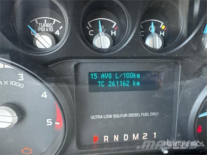 Ford F-350 4x4 Crew Cab Pickup Otras furgonetas