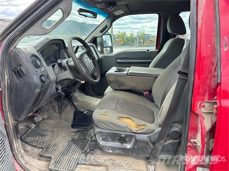Ford F-350 4x4 Crew Cab Utility Truck Pickup/planbiler