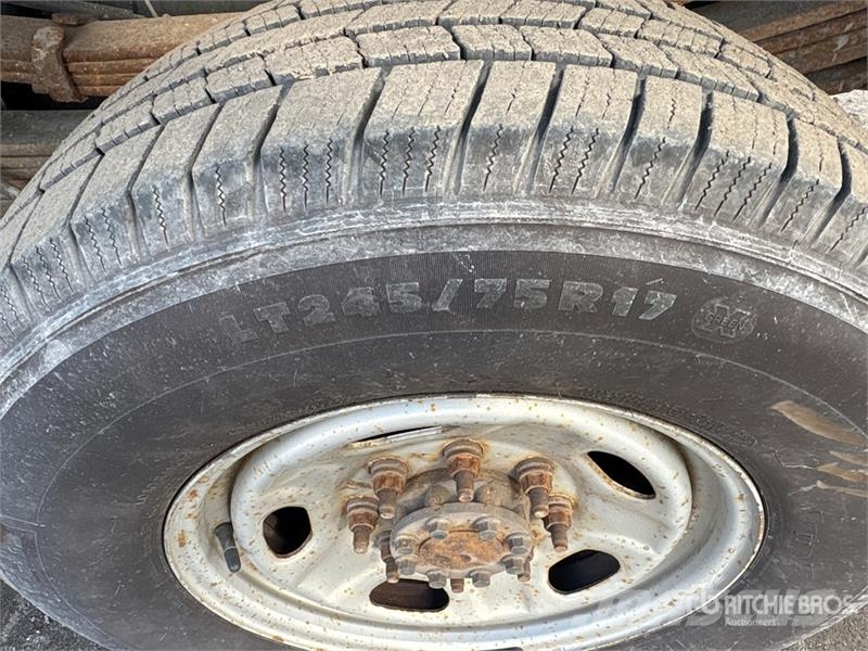 Ford F-350 4x4 Crew Cab Pickup Otras furgonetas