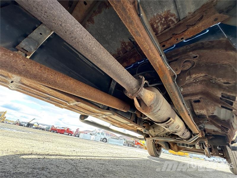 Ford F-350 4x4 Crew Cab Pickup Otras furgonetas