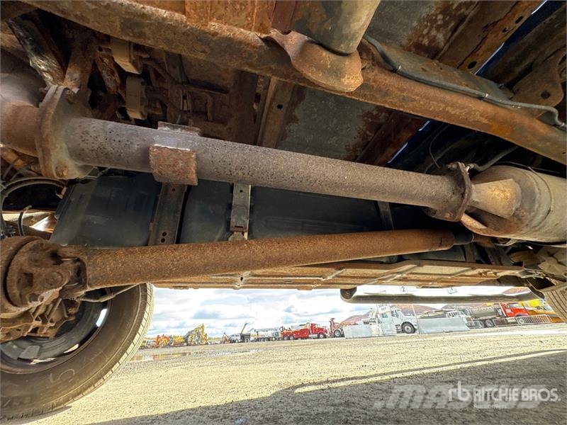 Ford F-350 4x4 Crew Cab Pickup Otras furgonetas