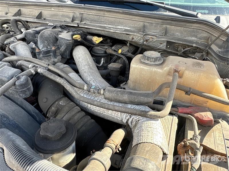 Ford F-350 4x4 Crew Cab Pickup Otras furgonetas