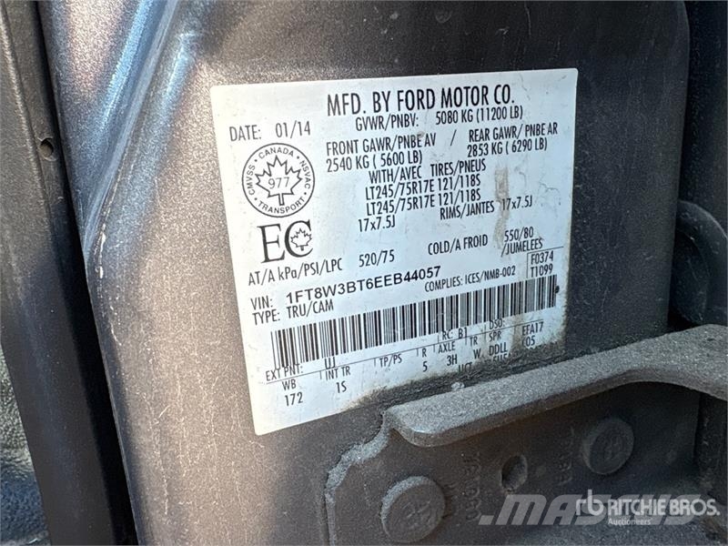 Ford F-350 4x4 Crew Cab Pickup Otras furgonetas