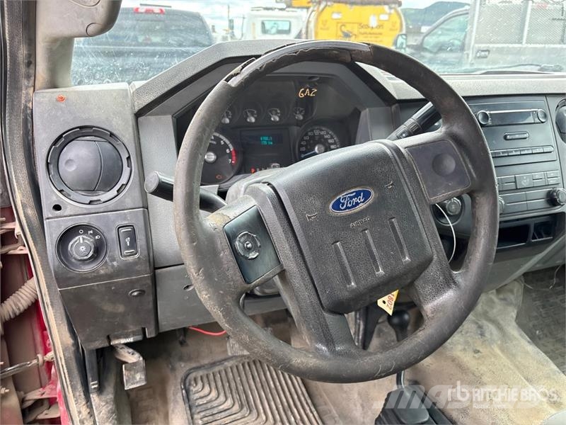 Ford F-350 4x4 Crew Cab Utility Truck Pickup/planbiler