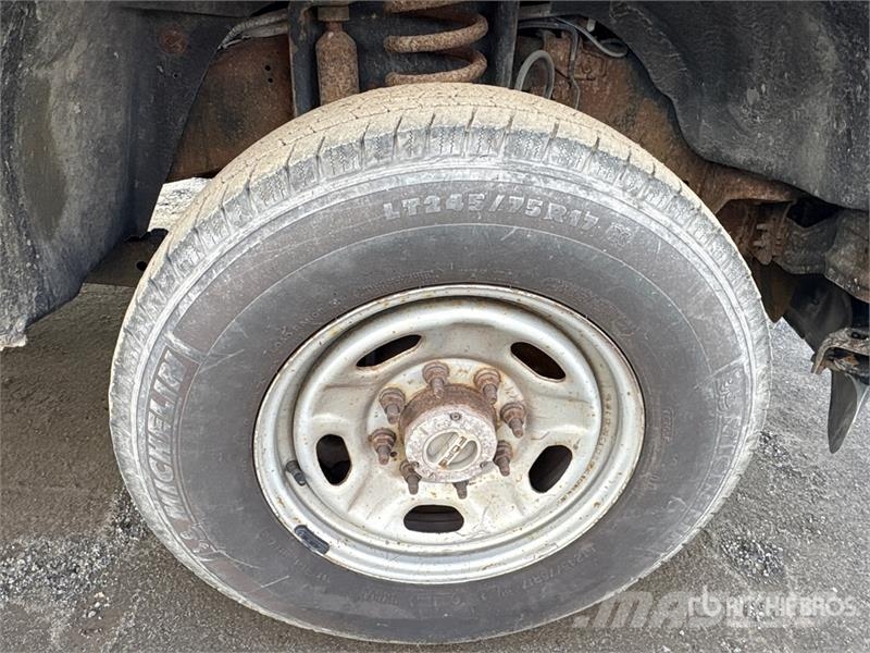 Ford F-350 4x4 Crew Cab Pickup Otras furgonetas