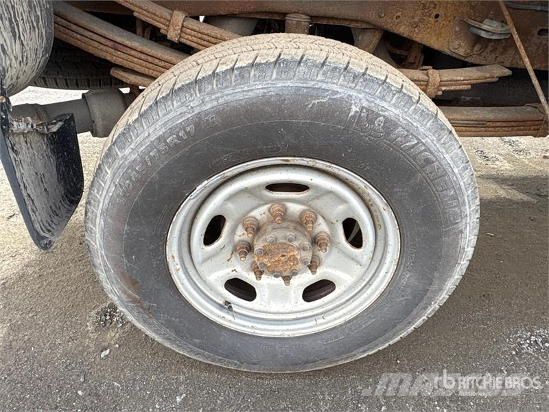 Ford F-350 4x4 Crew Cab Pickup Otras furgonetas