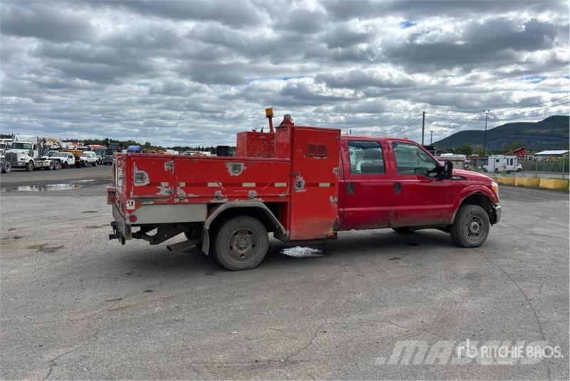 Ford F-350 4x4 Crew Cab Utility Truck Pickup/planbiler