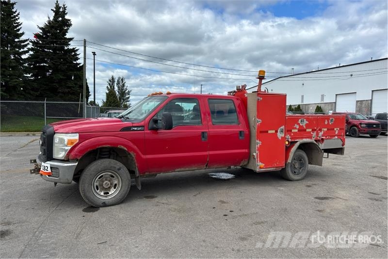 Ford F-350 4x4 Crew Cab Utility Truck Pickup/planbiler