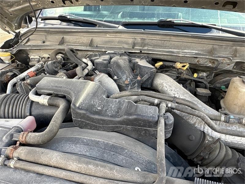 Ford F-350 4x4 Crew Cab Pickup Otras furgonetas
